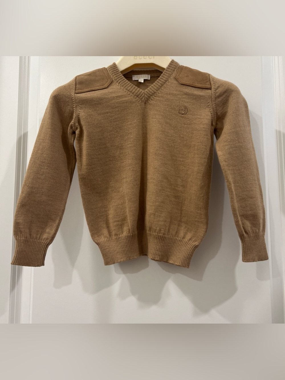 Gucci boys Brown V-Neck pullover Wool/leather patches on shoulder/ elbows  4 yo